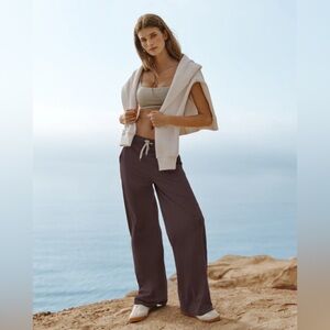 NEW Vuori Halo Essential Wideleg Pant in Java Heather